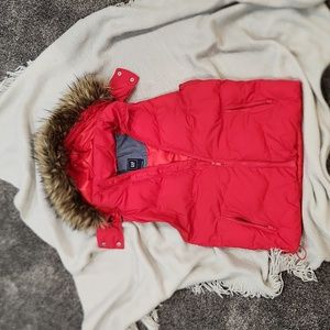 Red GAP puffer vest, women's Large, zip off faux fur hood